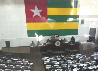 Togo : L’ ancien président de l’assemblée nationale Agbéyomé Kodjo vient de perdre son immunité parlementaire